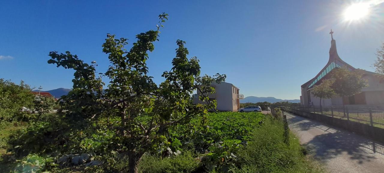 Apartman Ana, Metkovic Luaran gambar